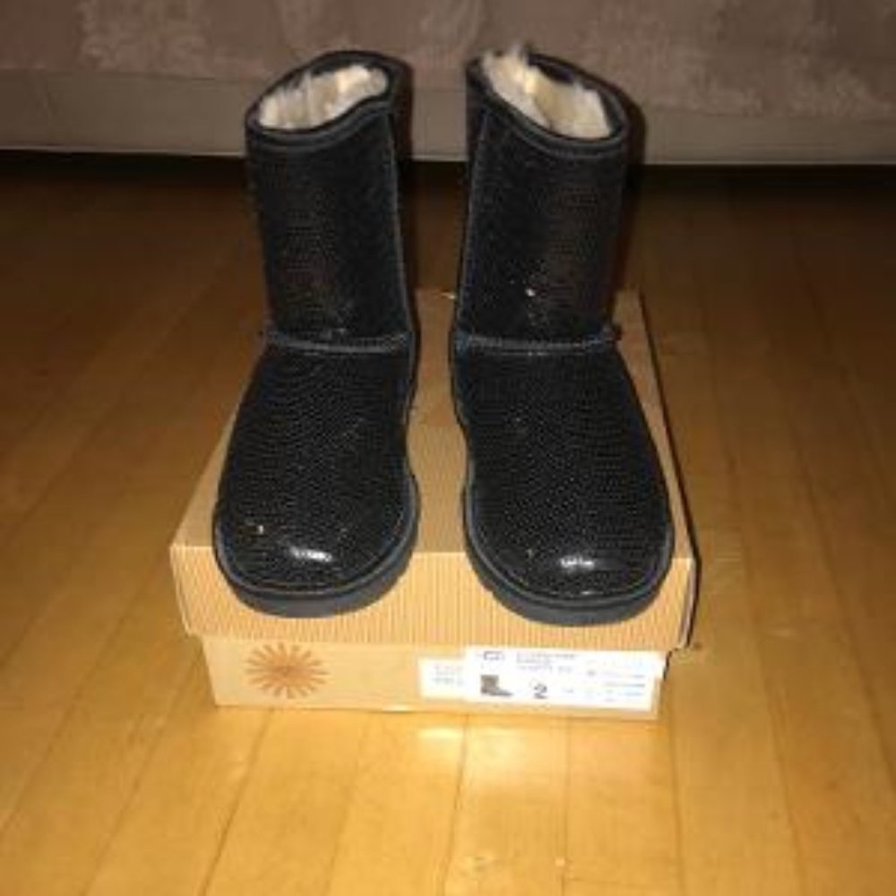 Ugg Kids Classic Short Sparkles Blk (Authentic)Sz2